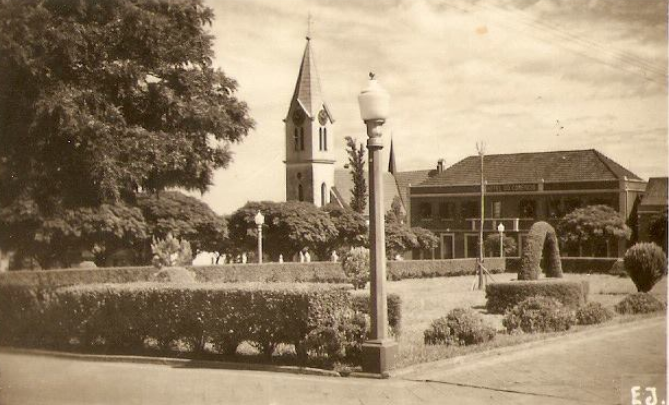 Praca Da Republica Arcelio Preisler